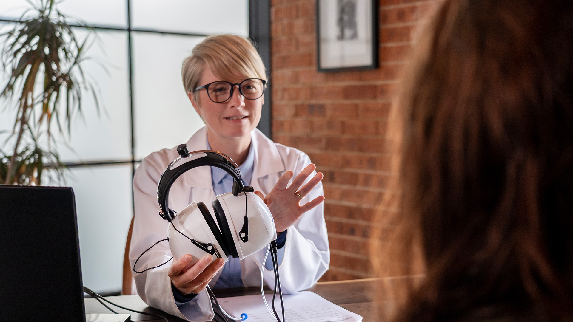 eMoyo KUDUWave Pro audiometer for workplace hearing tests